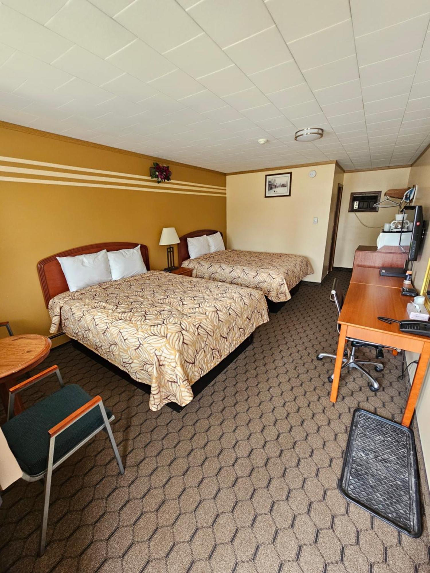 Forest Plaza Motel Mount Forest Kültér fotó