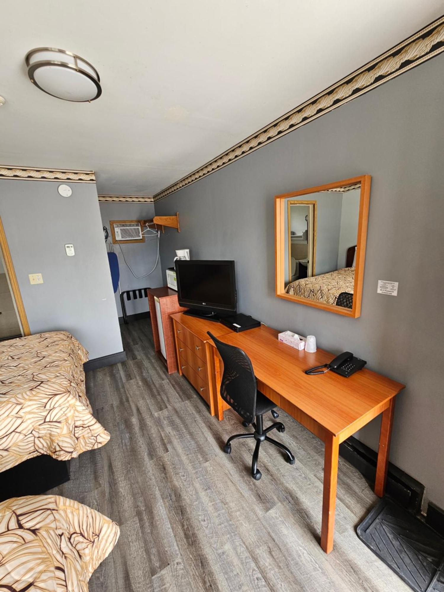 Forest Plaza Motel Mount Forest Kültér fotó