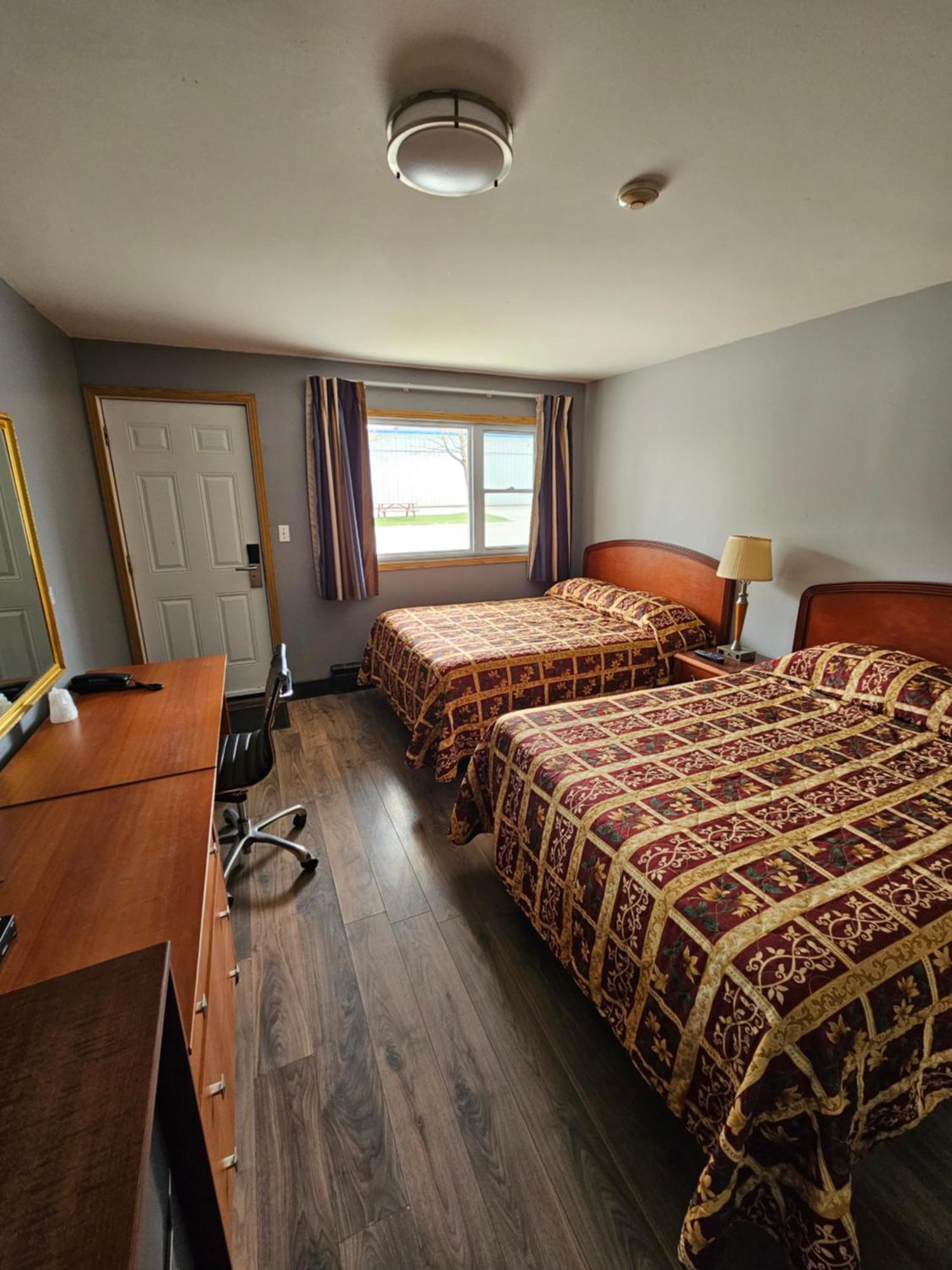 Forest Plaza Motel Mount Forest Kültér fotó