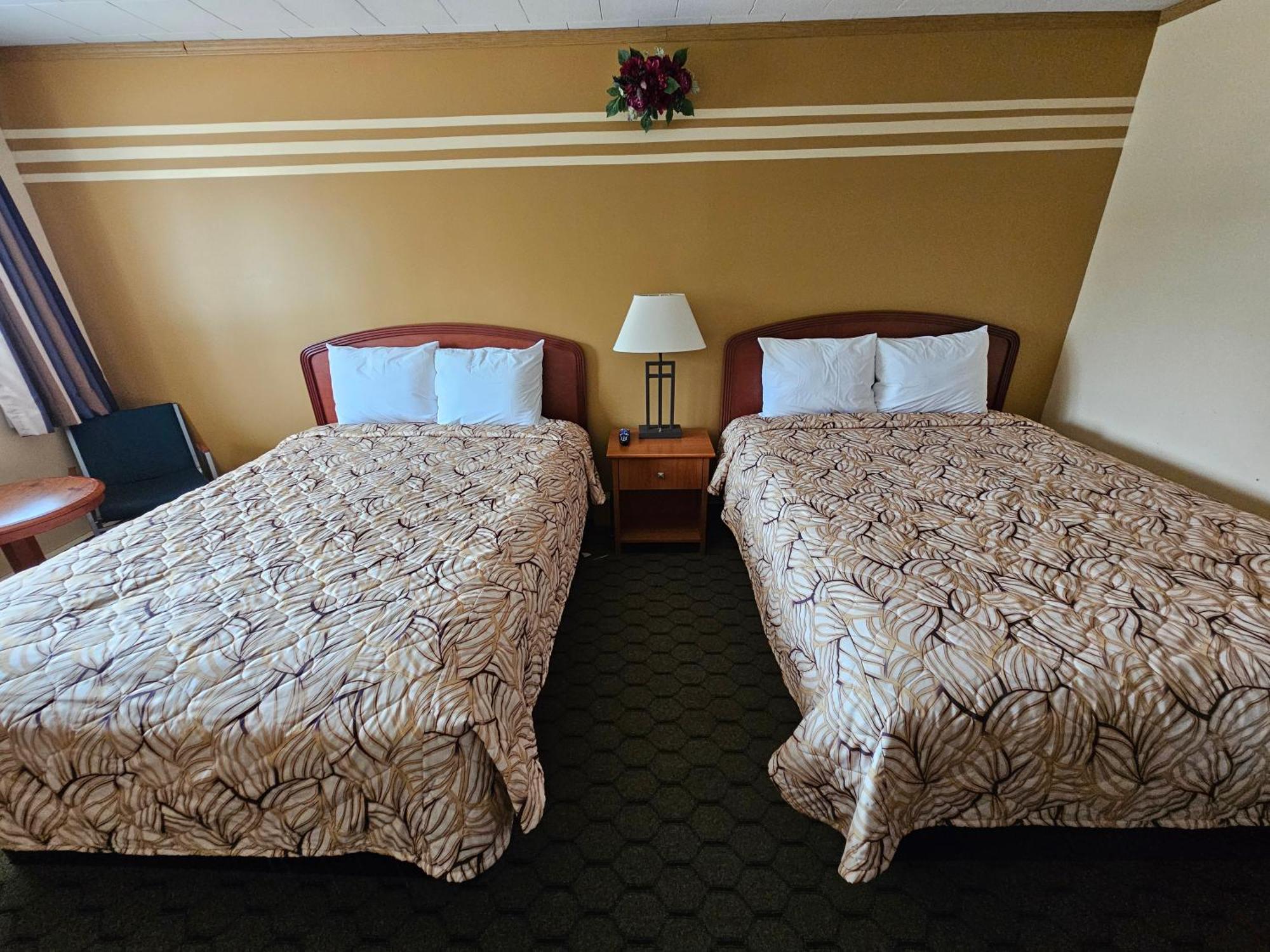 Forest Plaza Motel Mount Forest Kültér fotó