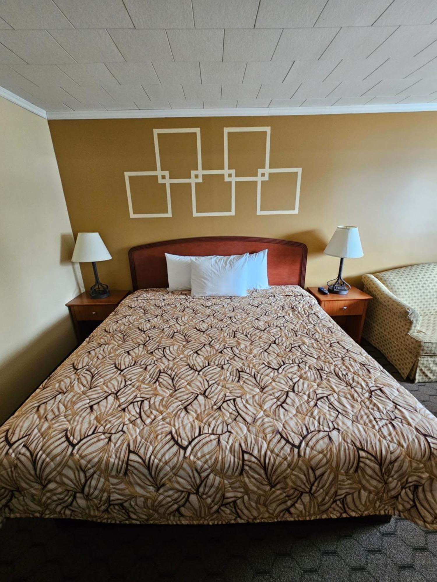 Forest Plaza Motel Mount Forest Kültér fotó