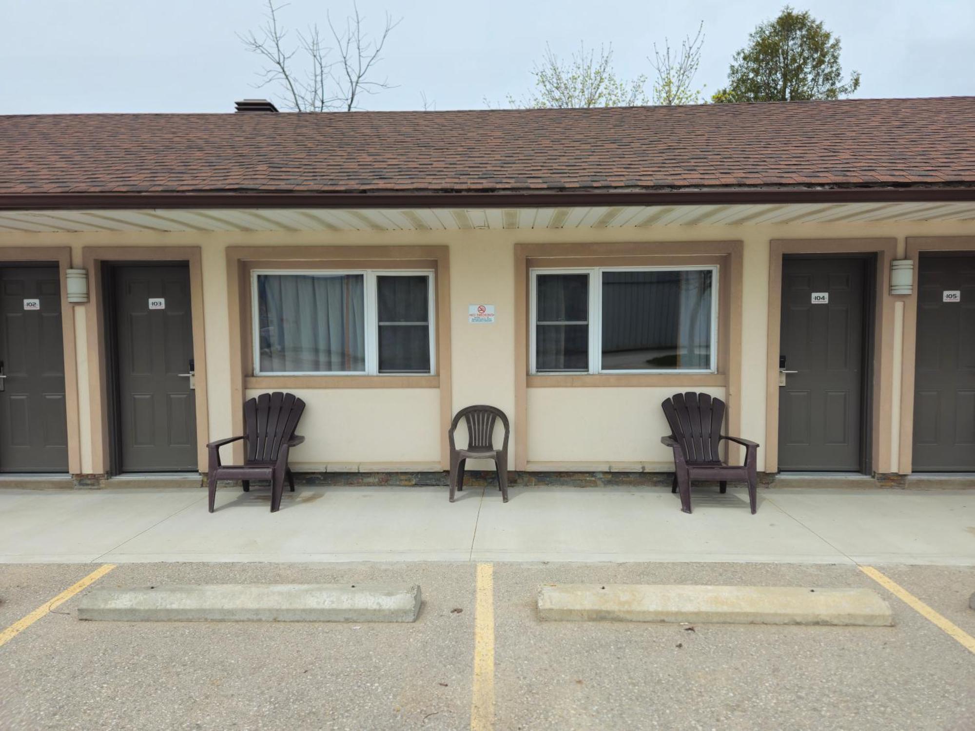 Forest Plaza Motel Mount Forest Kültér fotó