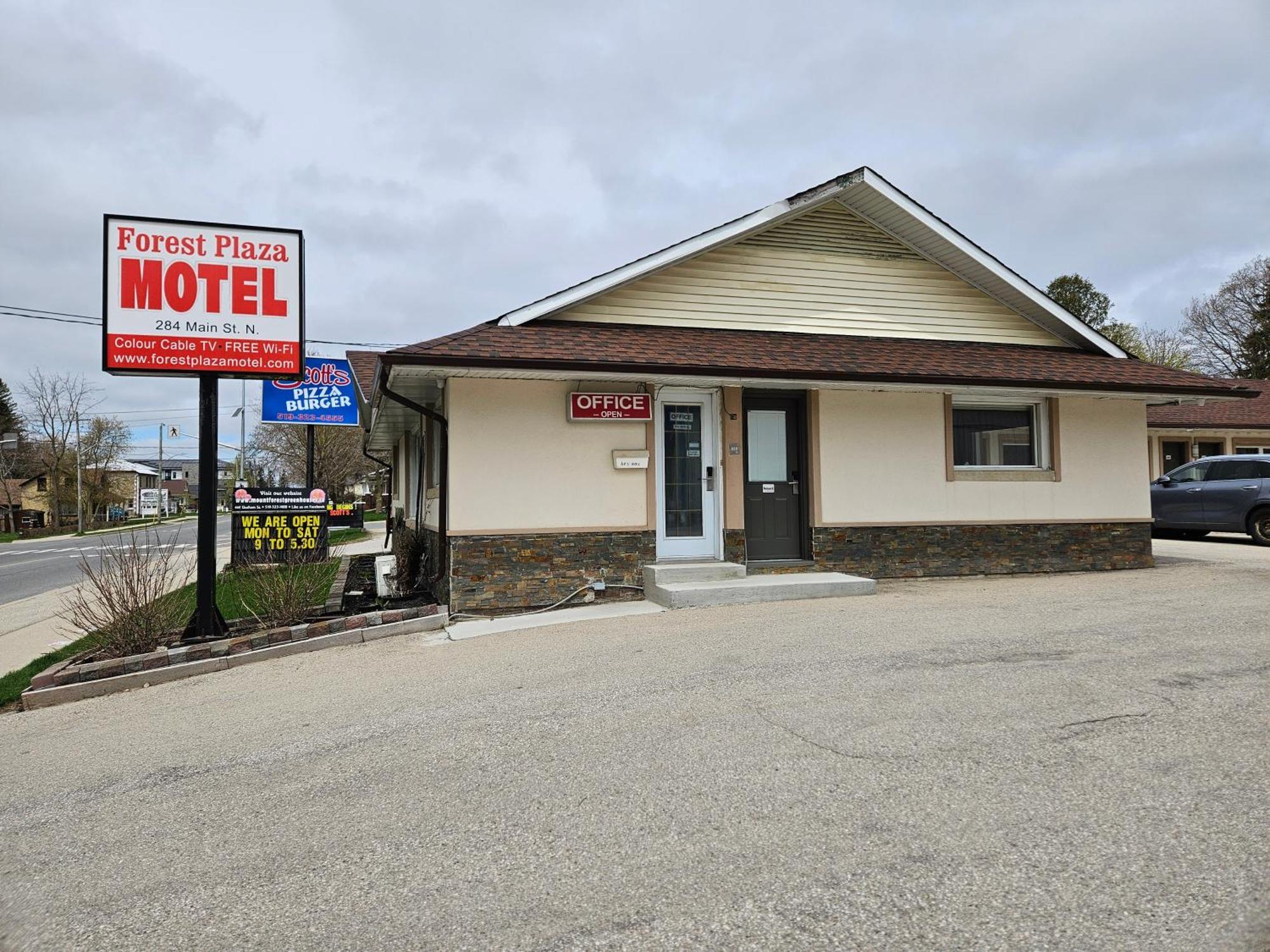 Forest Plaza Motel Mount Forest Kültér fotó