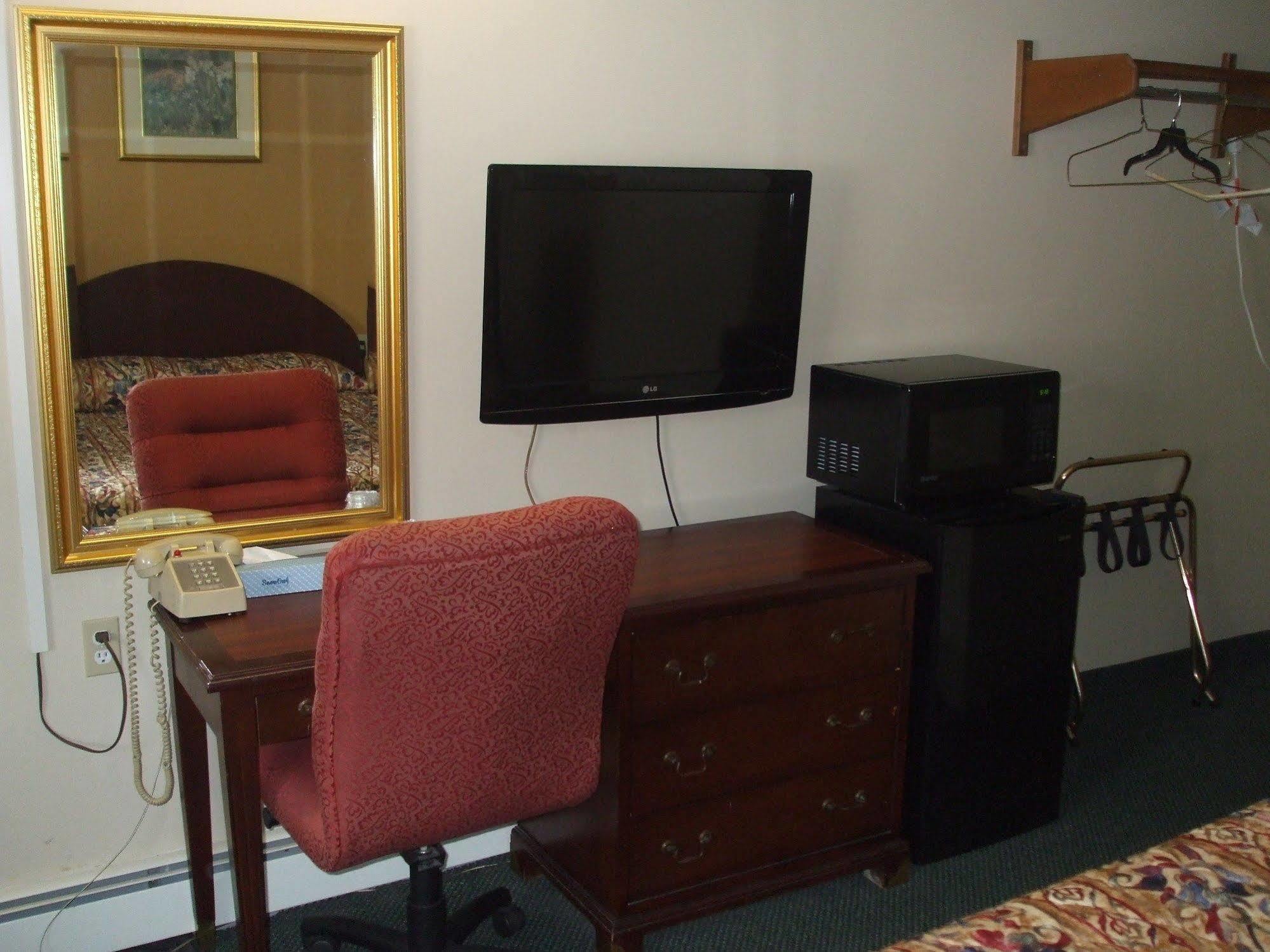 Forest Plaza Motel Mount Forest Kültér fotó