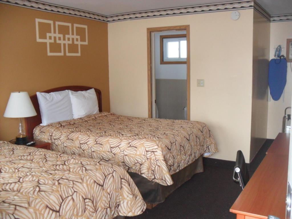 Forest Plaza Motel Mount Forest Kültér fotó