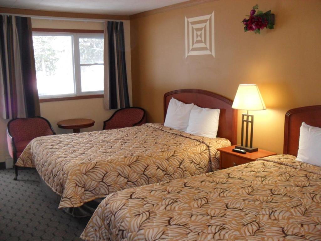 Forest Plaza Motel Mount Forest Kültér fotó