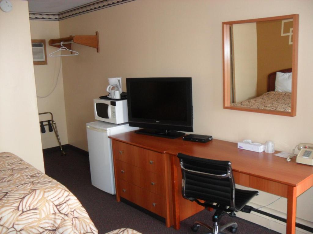 Forest Plaza Motel Mount Forest Kültér fotó