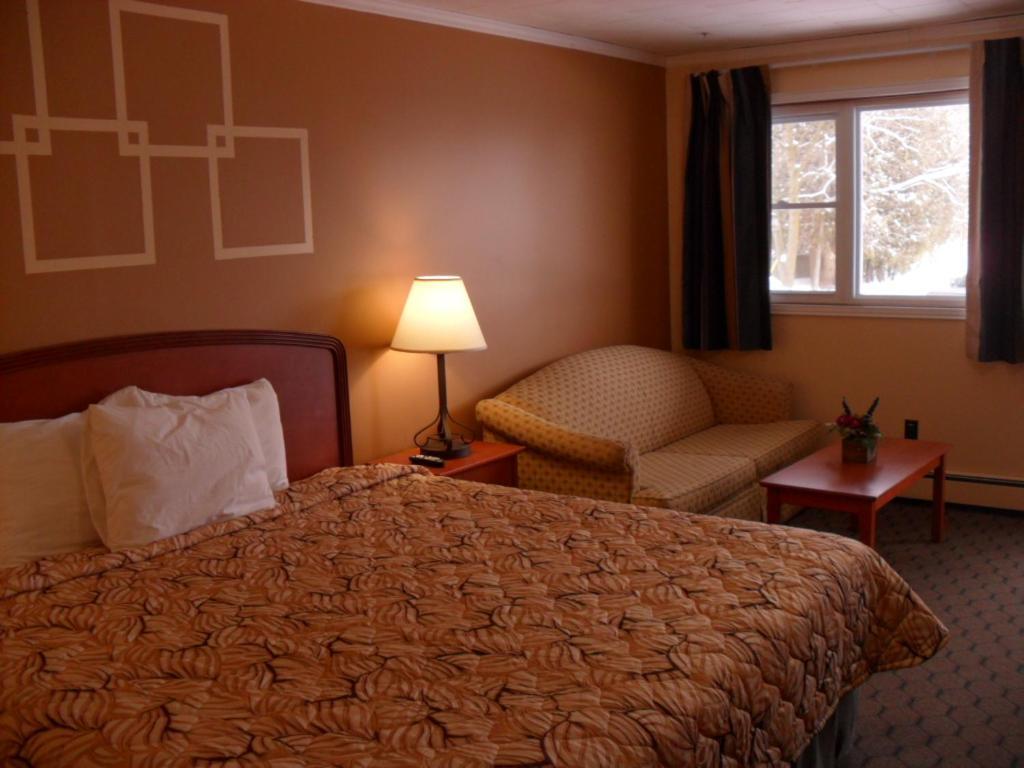 Forest Plaza Motel Mount Forest Kültér fotó