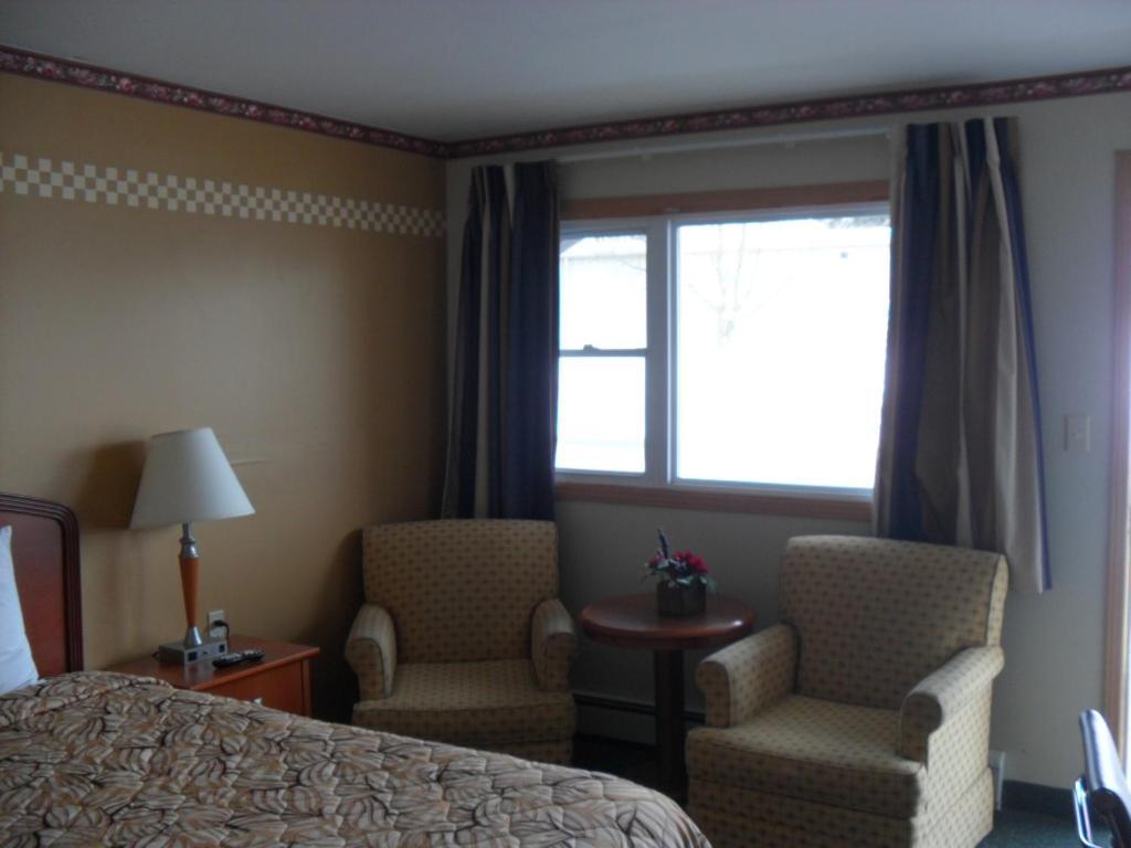 Forest Plaza Motel Mount Forest Kültér fotó