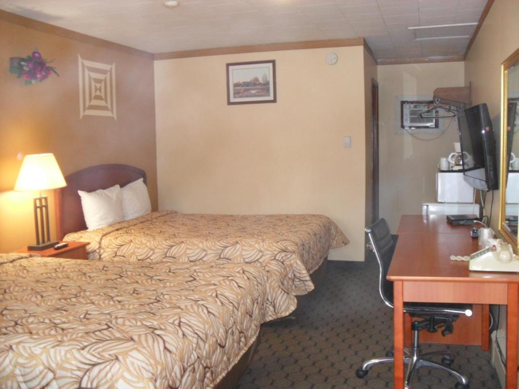 Forest Plaza Motel Mount Forest Kültér fotó