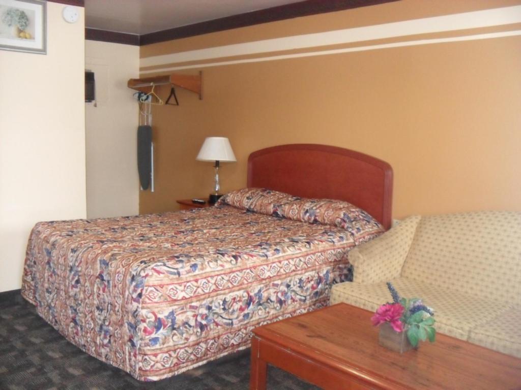 Forest Plaza Motel Mount Forest Kültér fotó
